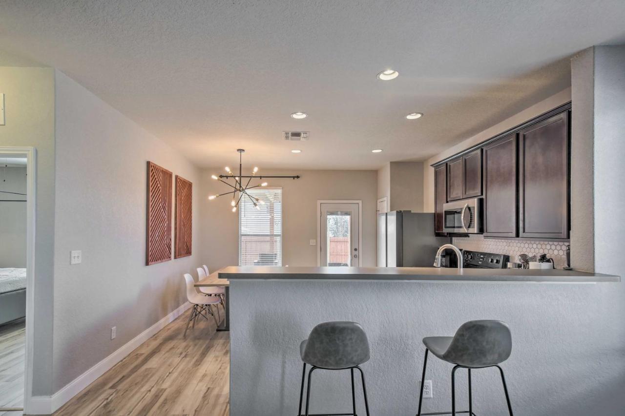 San Antonio Home With Patio And Grill Near Seaworld! Buitenkant foto